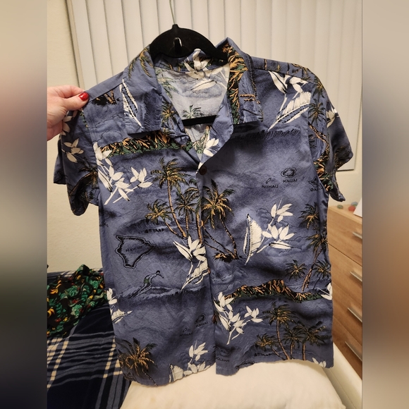 Button up Top - Picture 2 of 2